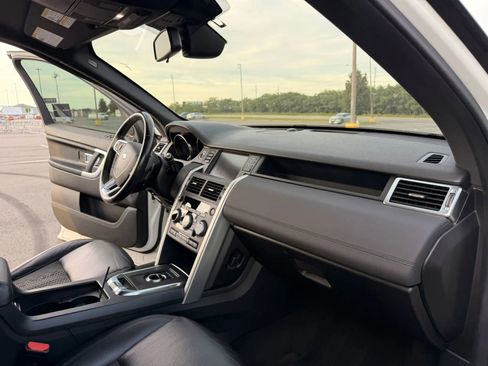 Used 2018 Land Rover Discovery Sport SE AWD/4WD image 18
