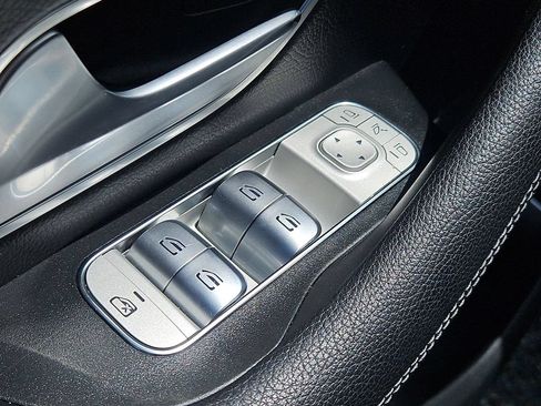 Used 2024 Mercedes-Benz GLE 450e 4MATIC image 29