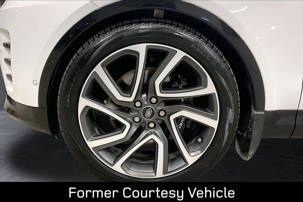 Used 2025 Land Rover Discovery Metropolitan Edition AWD/4WD image 35