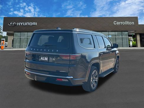 Used 2023 Jeep Wagoneer Series II AWD/4WD image 5