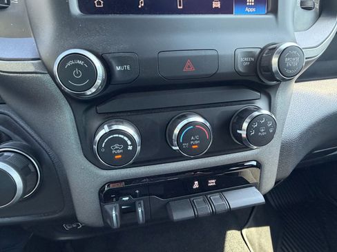 Used 2024 RAM 2500 Tradesman w/ Chrome Appearance Group AWD/4WD image 19