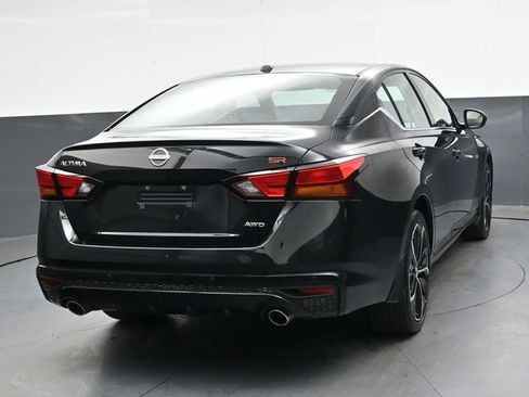 Used 2024 Nissan Altima 2.5 SR w/ SR Premium Package image 4