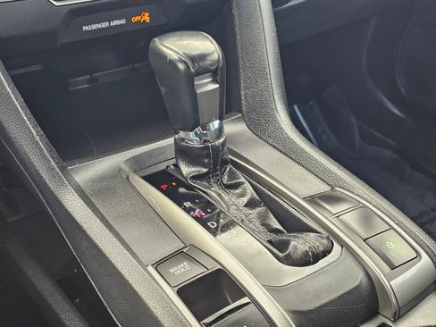 Used 2018 Honda Civic Sport image 10
