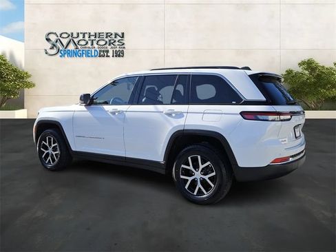 Used 2025 Jeep Grand Cherokee Limited AWD/4WD image 3