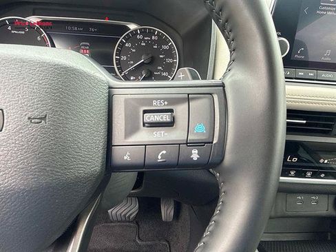 Used 2025 Nissan Rogue SV FWD image 23