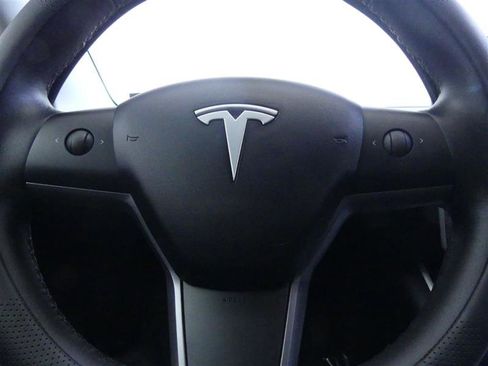Used 2019 Tesla Model 3 Standard Range Plus image 19