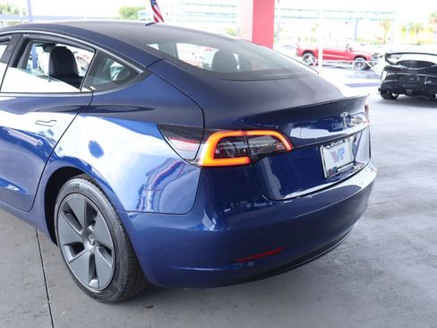 Used 2021 Tesla Model 3 Standard Range Plus RWD image 9