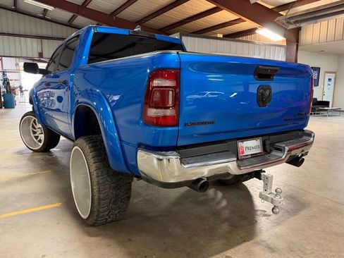 Used 2022 RAM 1500 Laramie AWD/4WD image 8