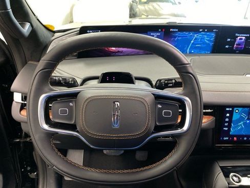 New 2026 Lincoln Navigator Black Label AWD/4WD image 22