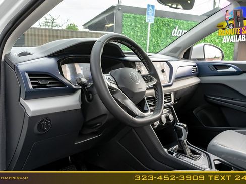 Used 2023 Volkswagen Taos SE w/ Panoramic Sunroof Package FWD image 10