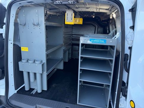 Used 2023 Ford Transit Connect XLT image 13