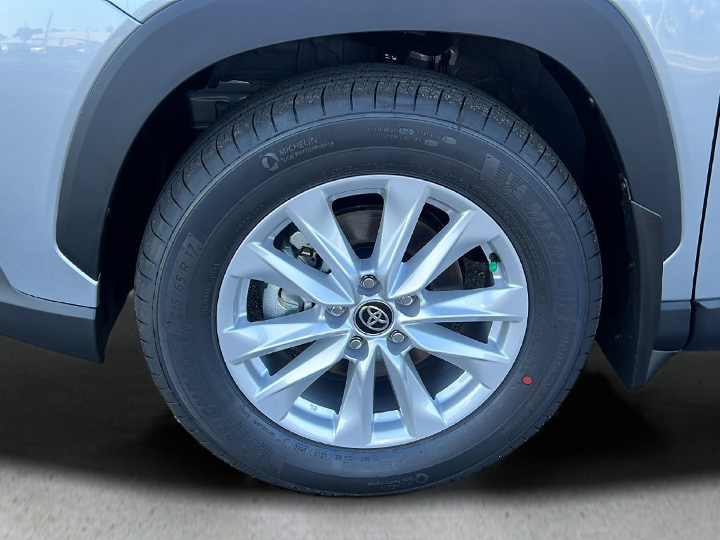 New 2026 Toyota Corolla Cross LE FWD image 24