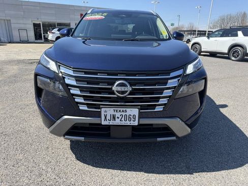 Used 2026 Nissan Rogue SL image 3