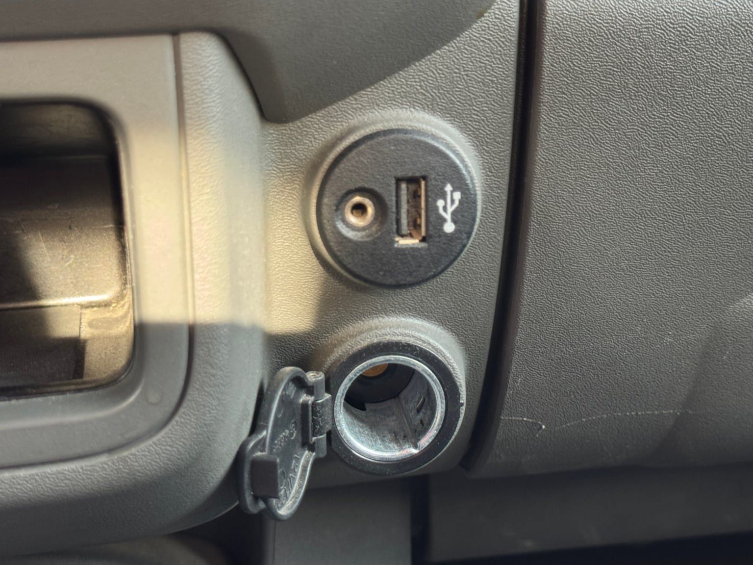 Used 2019 Nissan Frontier SV RWD image 25