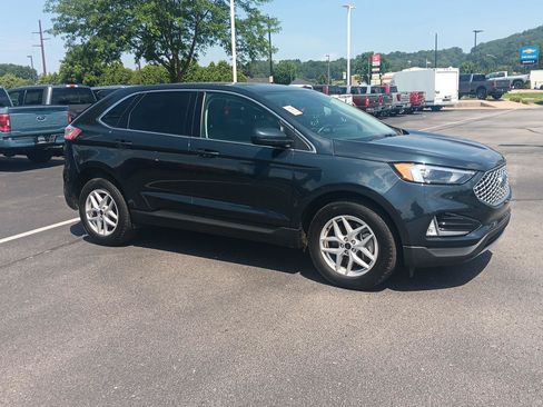 Used 2023 Ford Edge SEL w/ Convenience Package AWD/4WD image 2