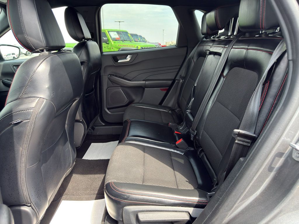 Used 2025 Ford Escape ST-Line AWD/4WD image 10