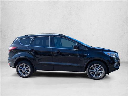 Used 2018 Ford Escape SE w/ SE Sync 3 Package AWD/4WD image 4
