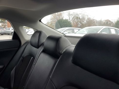 Used 2019 Kia Optima S w/ S Panoramic Sunroof Package image 9