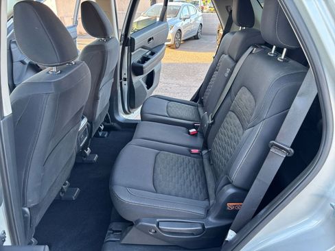Used 2025 Nissan Pathfinder SV FWD image 28