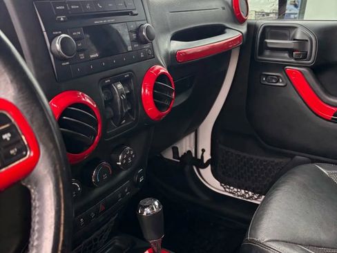 Used 2016 Jeep Wrangler Unlimited Sahara image 54