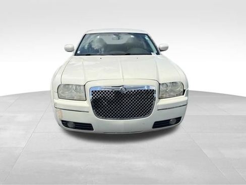Used 2008 Chrysler 300 Touring w/ Comfort/Convenience Group RWD image 2