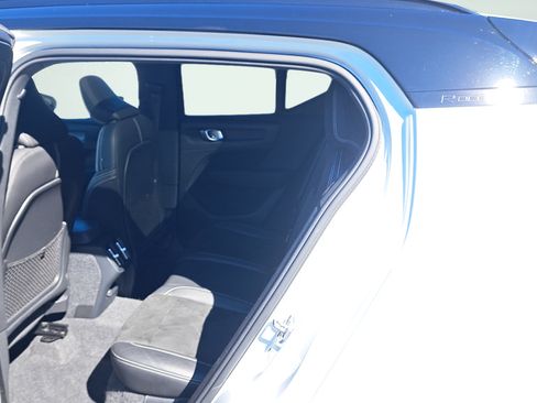 Used 2019 Volvo XC40 T5 R-Design AWD/4WD image 10