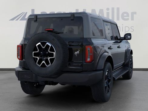 New 2025 Ford Bronco Outer Banks image 8