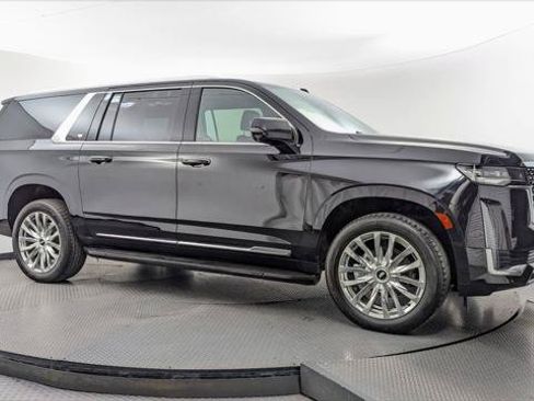 Used 2022 Cadillac Escalade ESV Luxury AWD/4WD image 11