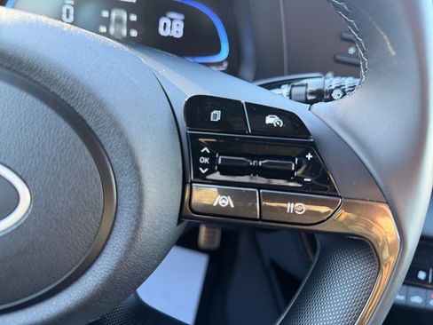 Certified 2025 Hyundai Elantra Sport image 14