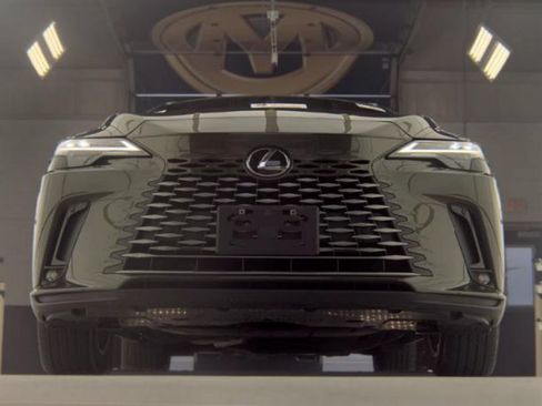 Used 2023 Lexus RX 350 Premium w/ Accessory Package AWD/4WD image 4