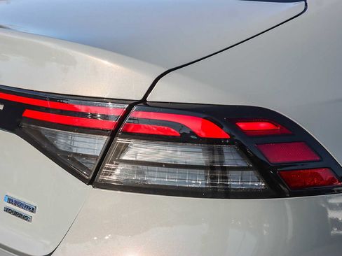 Used 2023 Honda Accord Touring image 8