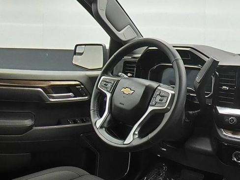 Used 2024 Chevrolet Silverado 1500 LT AWD/4WD image 23