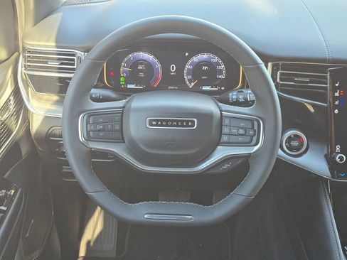 Used 2023 Jeep Wagoneer Series II image 6