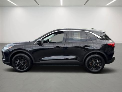 Used 2023 Ford Escape Active w/ Tech Pack #2 image 2