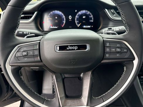 New 2025 Jeep Grand Cherokee L Limited w/ Luxury Tech Group II image 16