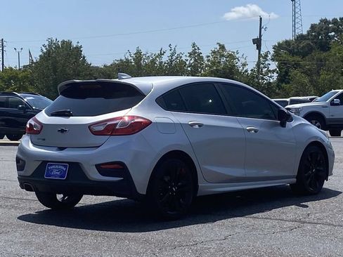 Used 2018 Chevrolet Cruze LT w/ Redline Edition FWD image 3