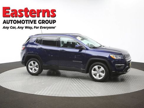 Used 2019 Jeep Compass Latitude FWD image 46