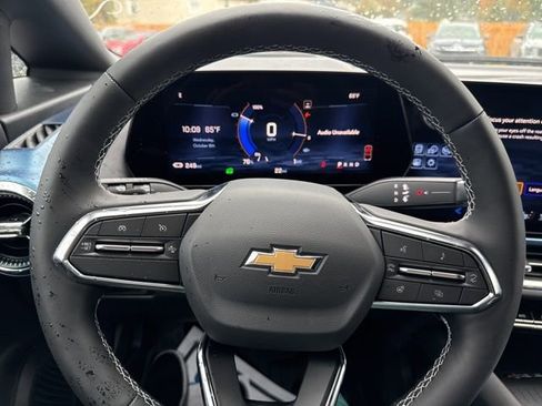 New 2025 Chevrolet Equinox EV LT w/ Convenience Package II FWD image 15