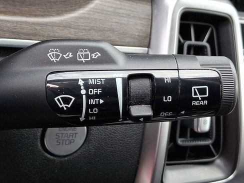 Certified 2022 Kia Sorento S w/ Panoramic Sunroof Package image 22