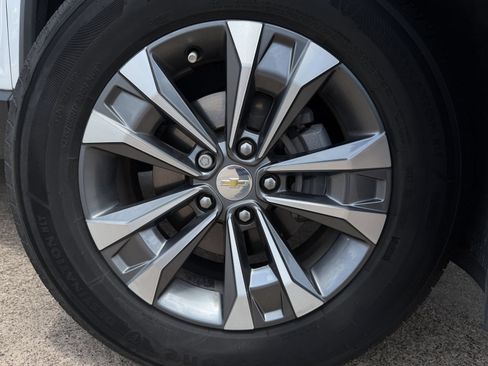 Used 2025 Chevrolet Equinox LT w/ Safety and Technology Package FWD image 10