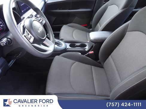 Used 2022 Kia Forte LXS w/ LXS Technology Package FWD image 6