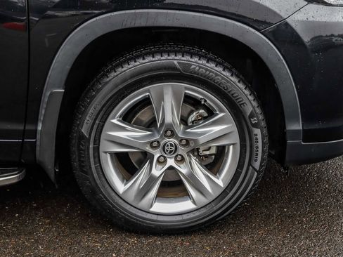 Used 2019 Toyota Highlander Limited image 7