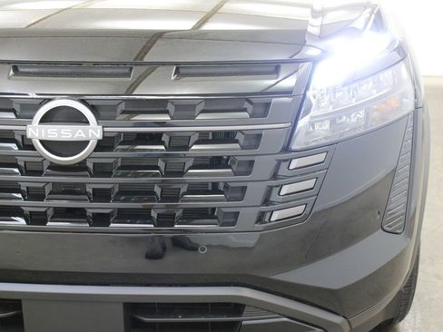 New 2026 Nissan Pathfinder SV image 8