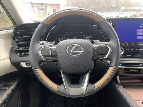 Used 2026 Lexus RX 450h AWD w/ Convenience Package image 18