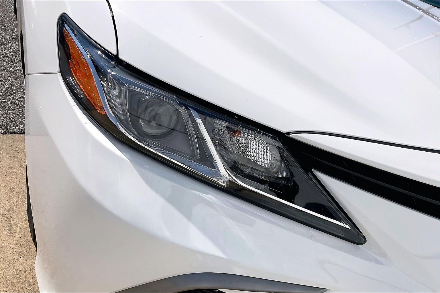 Used 2024 Toyota Camry LE FWD image 32