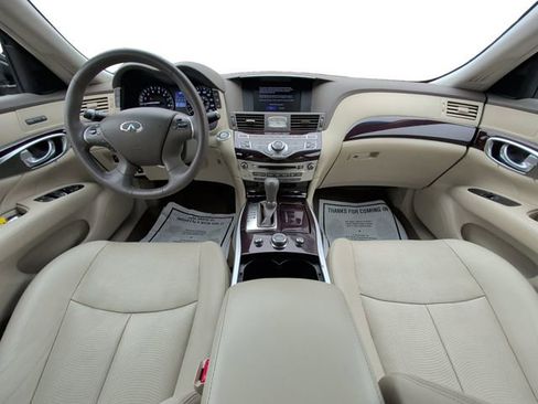 Used 2019 INFINITI Q70 Luxe image 10