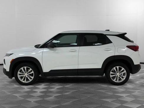 Used 2021 Chevrolet TrailBlazer LS FWD image 2
