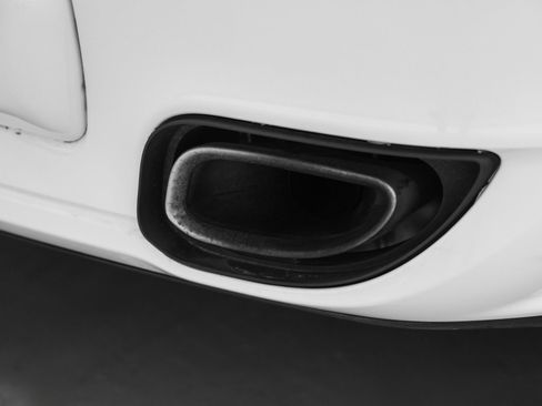 Used 2011 Porsche 911 Turbo S image 21