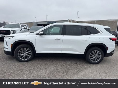 Used 2025 Buick Enclave Preferred image 5