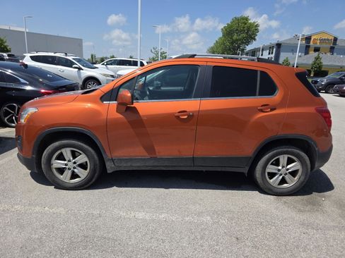 Used 2015 Chevrolet Trax LT w/ LT Sun and Sound Package AWD/4WD image 3